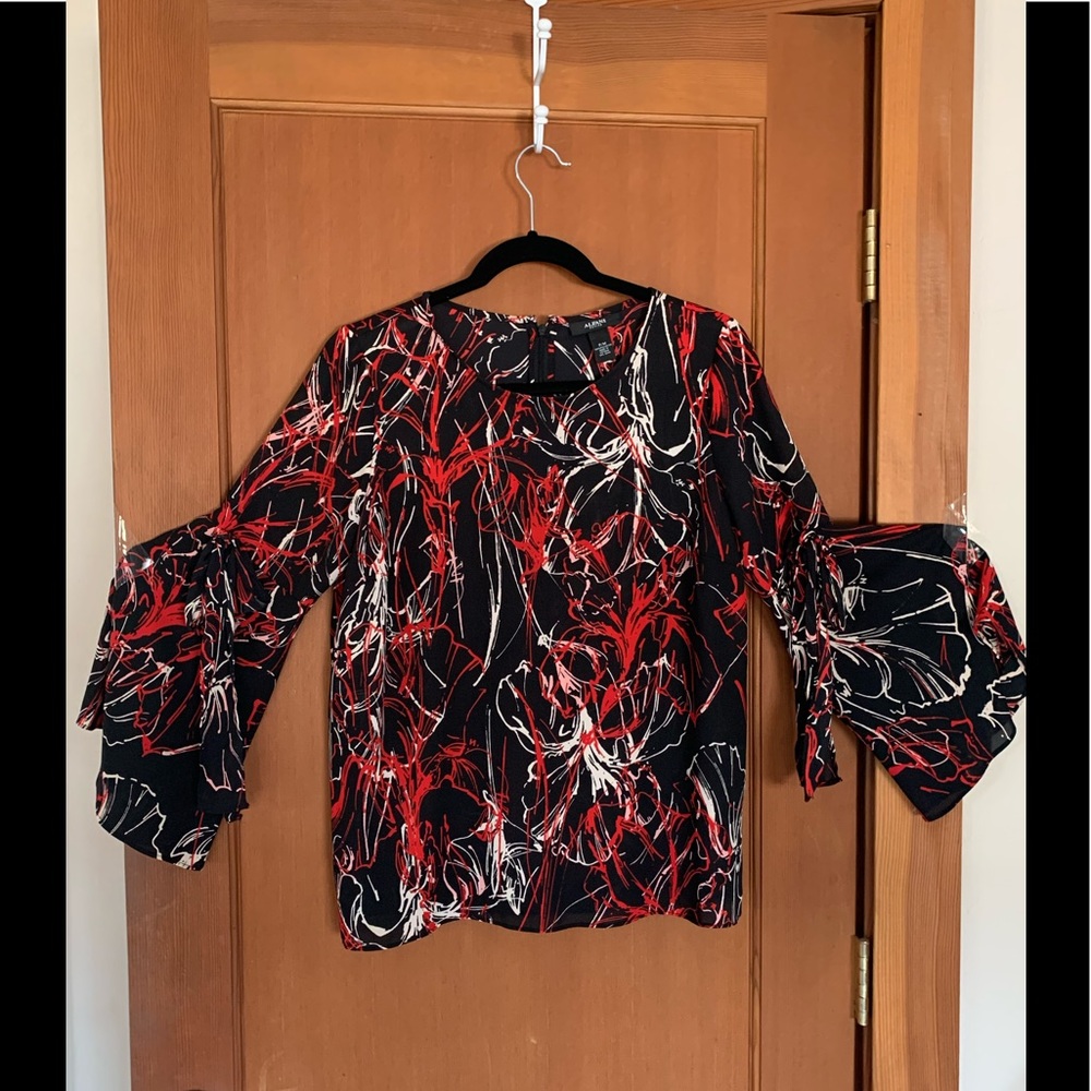 Alfani P/M, Like New Bell Sleeves Blouse-Special!!